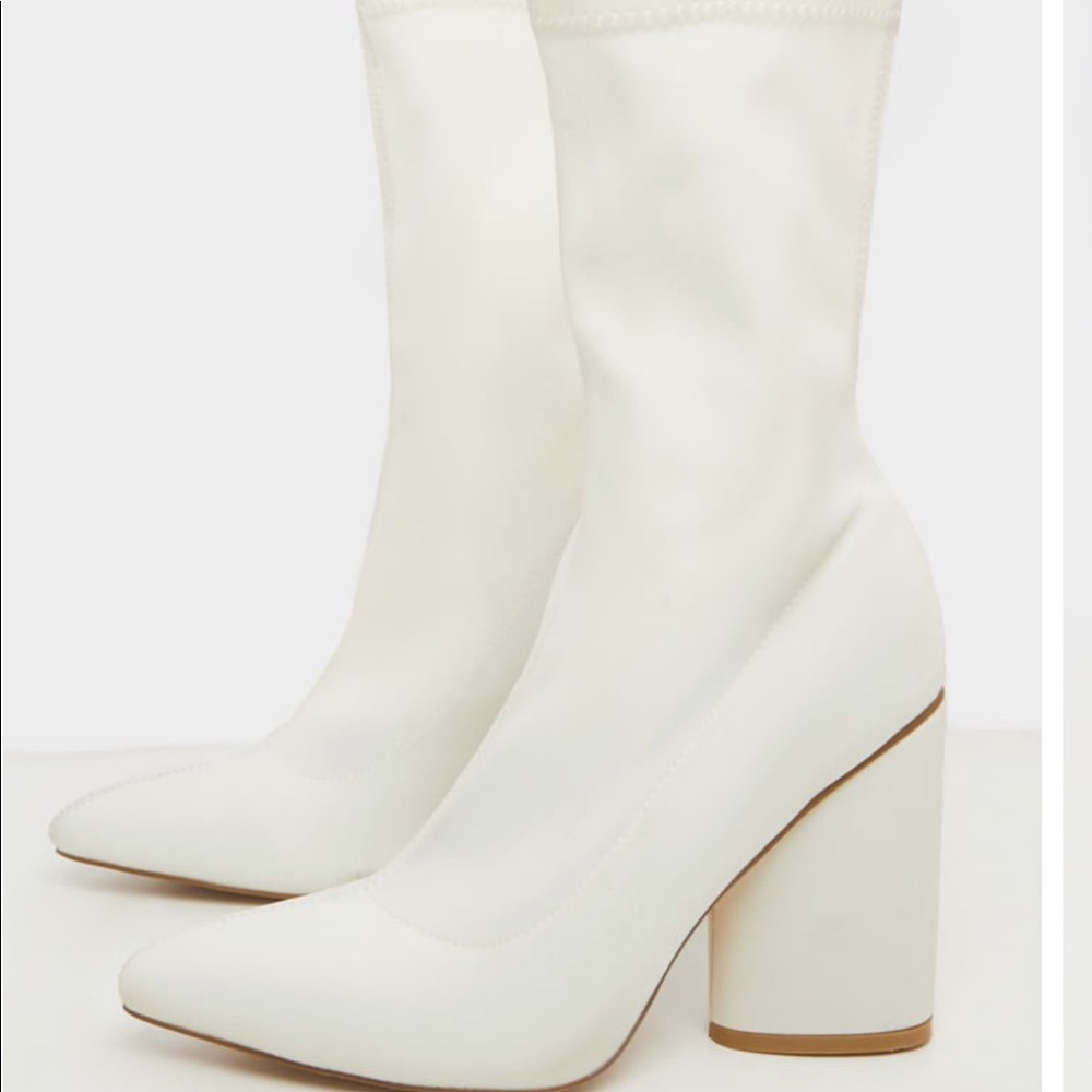 WHITE CHUNKY BLOCK HEEL SOCK BOOT